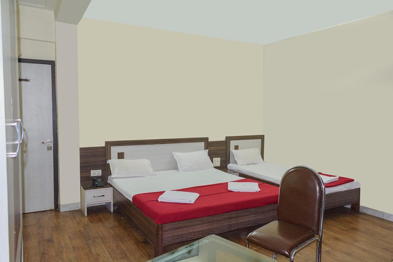 Hotel Mukesh Residency Pune Exteriör bild