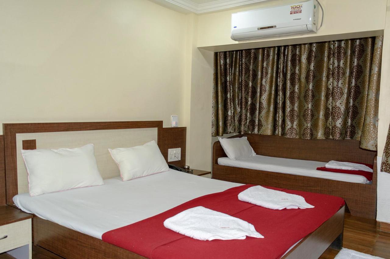 Hotel Mukesh Residency Pune Exteriör bild