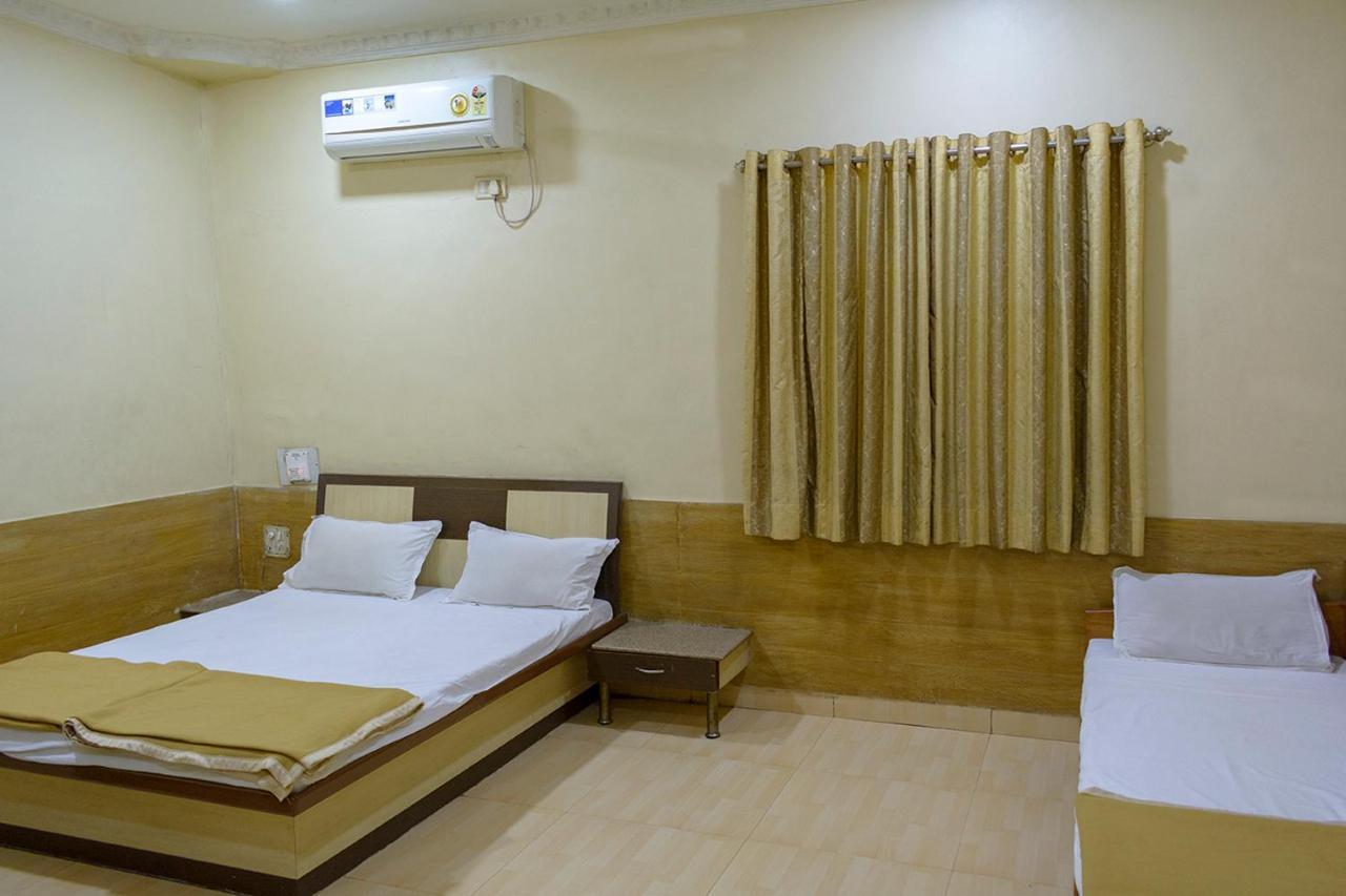 Hotel Mukesh Residency Pune Exteriör bild