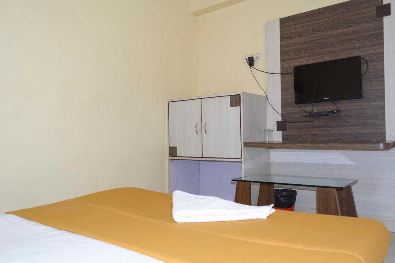 Hotel Mukesh Residency Pune Exteriör bild