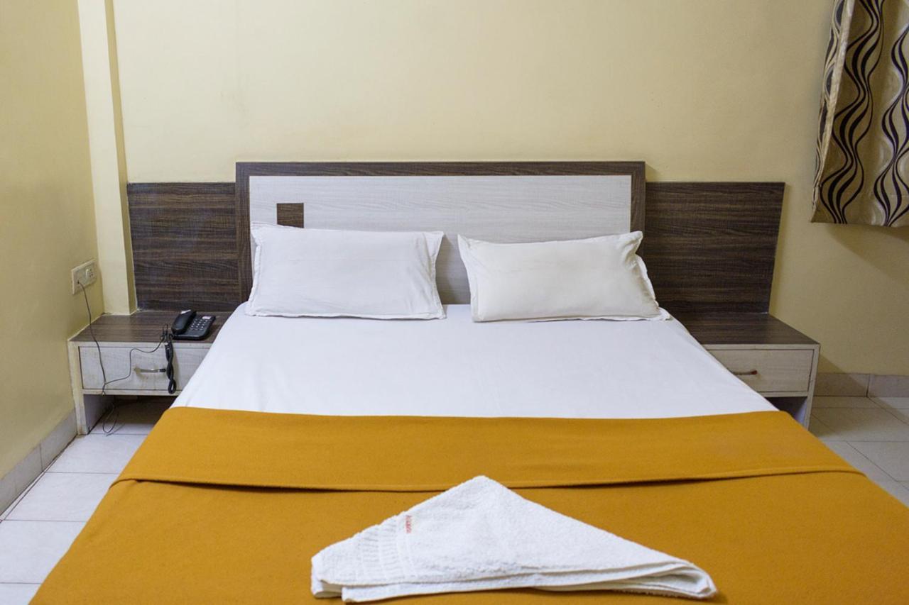 Hotel Mukesh Residency Pune Exteriör bild
